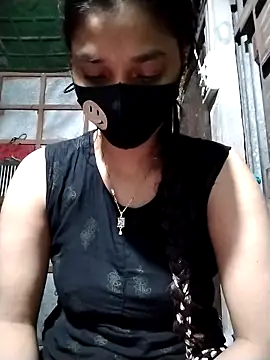 Snapshot of Aruyeshi- chatting on 10-02-25, 11:23 Aruyeshi- online show from 10-02-25, 11:23