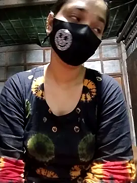 Snapshot of Aruyeshi- chatting on 10-15-25, 11:38 Aruyeshi- online show from 10-15-25, 11:38