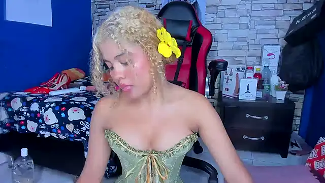 sofiacastillo01 online show from 03-15-25, 12:36