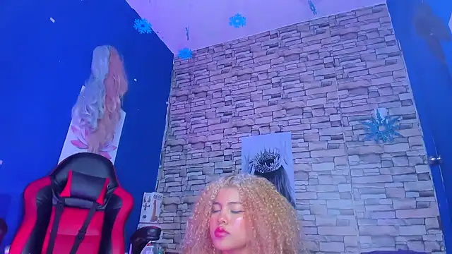 sofiacastillo01 online show from 03-20-25, 11:23