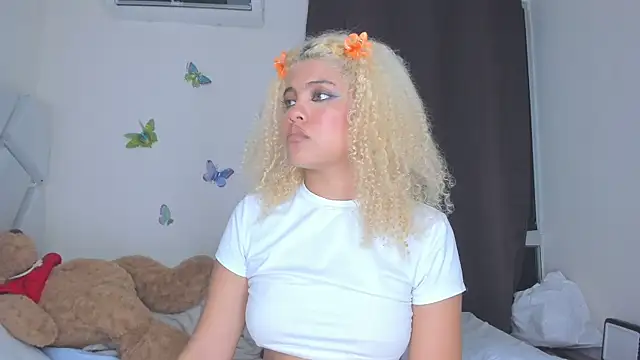 sofiacastillo01 online show from 01-11-26, 01:54