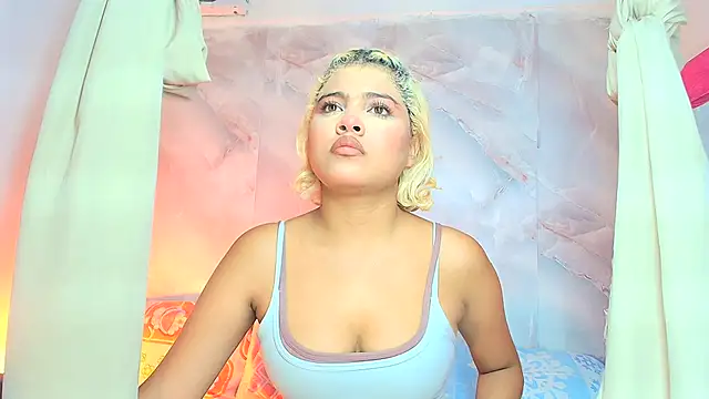 Snapshot of sofiacastillo01 chatting on 07-17-26, 02:34 sofiacastillo01 online show from 07-17-26, 02:34