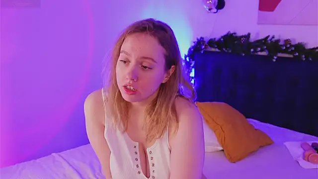 Snapshot of MrsPrude chatting on 12-22-24, 05:34 MrsPrude online show from 12-22-24, 05:34