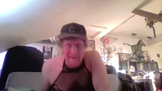 Snapshot of Bigthroaterboy chatting on 05-15-26, 05:42 Bigthroaterboy online show from 05-15-26, 05:42