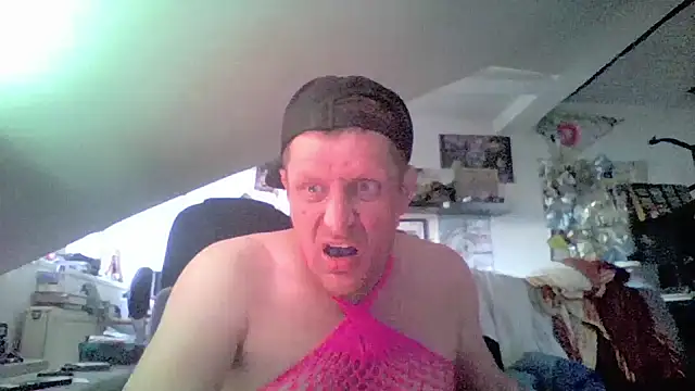 Snapshot of Bigthroaterboy chatting on 06-22-26, 03:25 Bigthroaterboy online show from 06-22-26, 03:25