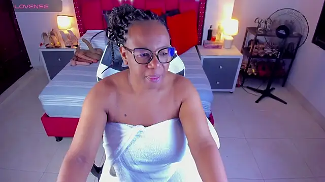 ShantalDior online show from 09-11-25, 05:40