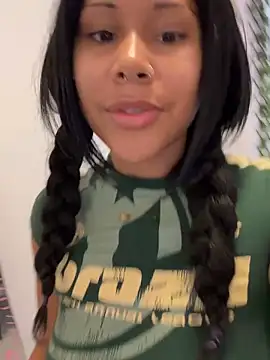Snapshot of HaileyDiana chatting on 06-15-26, 08:38 HaileyDiana online show from 06-15-26, 08:38