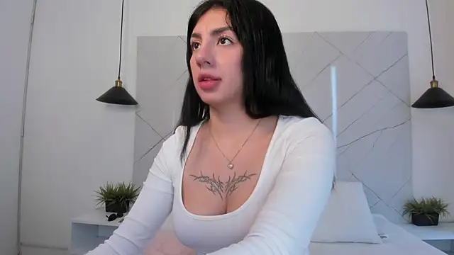 ANTONELLA  ROUSE  online show from 04-07-26, 07:47