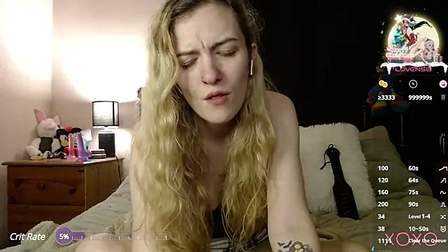 Snapshot of EllieeRose chatting on 12-31-24, 11:39 EllieeRose online show from 12-31-24, 11:39