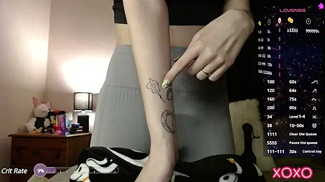 Snapshot of EllieeRose chatting on 01-15-25, 12:30 EllieeRose online show from 01-15-25, 12:30