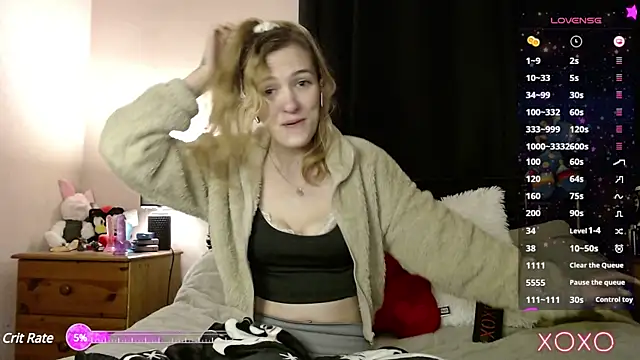 Snapshot of EllieeRose chatting on 01-15-25, 03:43 EllieeRose online show from 01-15-25, 03:43