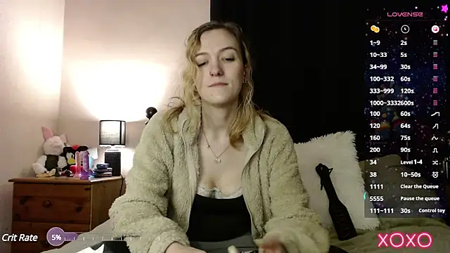 Snapshot of EllieeRose chatting on 01-15-25, 06:54 EllieeRose online show from 01-15-25, 06:54