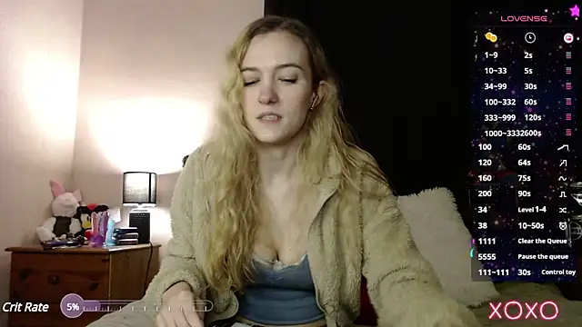Snapshot of EllieeRose chatting on 01-17-25, 11:29 EllieeRose online show from 01-17-25, 11:29