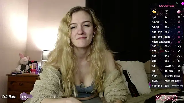 Snapshot of EllieeRose chatting on 01-19-25, 03:50 EllieeRose online show from 01-19-25, 03:50