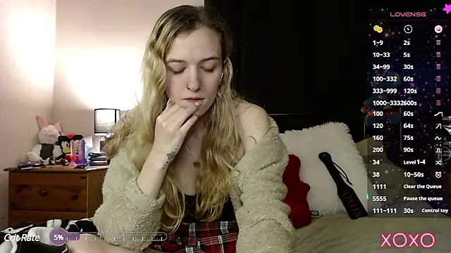 Snapshot of EllieeRose chatting on 01-21-25, 11:13 EllieeRose online show from 01-21-25, 11:13