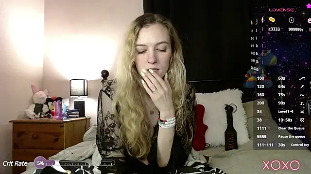 Snapshot of EllieeRose chatting on 02-04-25, 04:29 EllieeRose online show from 02-04-25, 04:29