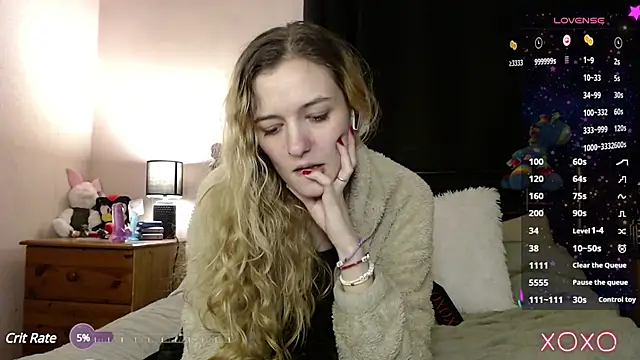 Snapshot of EllieeRose chatting on 02-23-25, 05:01 EllieeRose online show from 02-23-25, 05:01