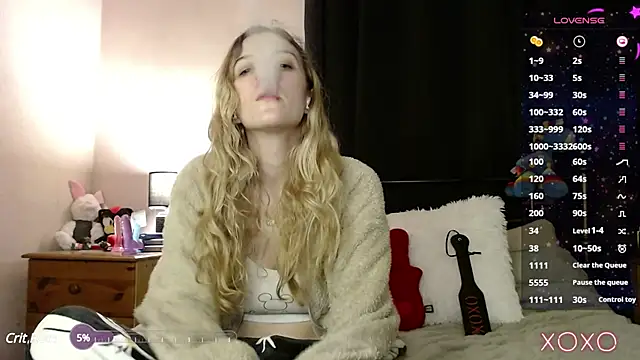 Snapshot of EllieeRose chatting on 02-24-25, 06:15 EllieeRose online show from 02-24-25, 06:15