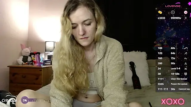 Snapshot of EllieeRose chatting on 03-03-25, 09:33 EllieeRose online show from 03-03-25, 09:33
