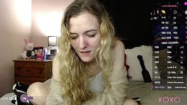 Snapshot of EllieeRose chatting on 03-08-25, 11:28 EllieeRose online show from 03-08-25, 11:28