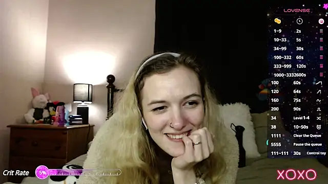 Snapshot of EllieeRose chatting on 03-14-25, 12:21 EllieeRose online show from 03-14-25, 12:21