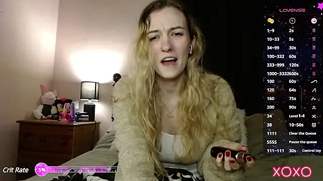 Snapshot of EllieeRose chatting on 03-17-25, 11:54 EllieeRose online show from 03-17-25, 11:54
