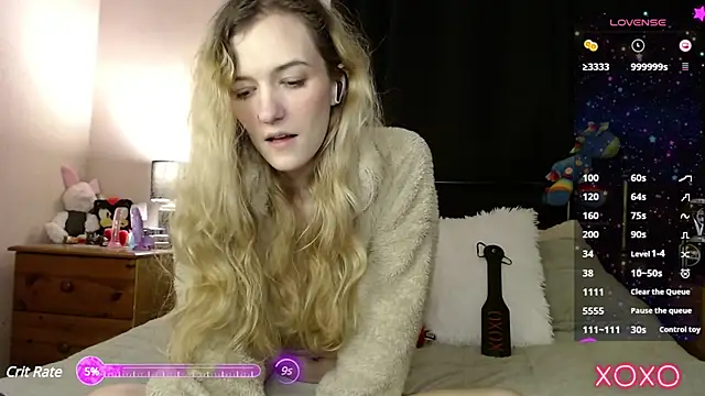 Snapshot of EllieeRose chatting on 03-19-25, 07:17 EllieeRose online show from 03-19-25, 07:17