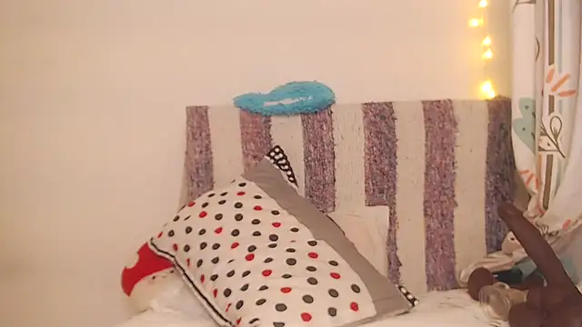 Ahlya online show from 12-15-25, 01:21