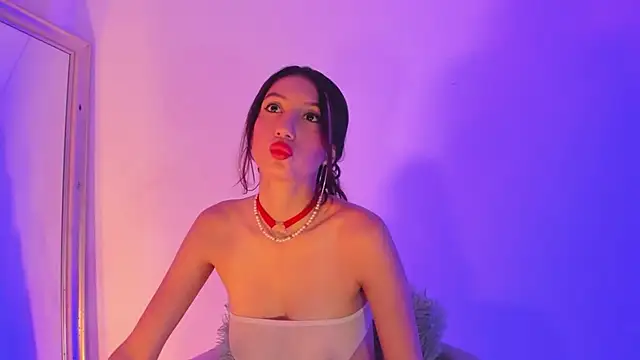 Snapshot of LyaEvanss chatting on 10-18-25, 01:45 LyaEvanss online show from 10-18-25, 01:45