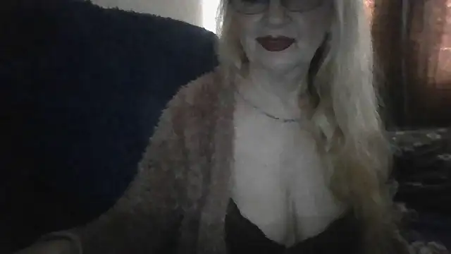 CarlyTreat online show from 04-10-26, 01:49