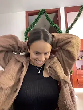 Snapshot of Shanonsex2 chatting on 12-23-24, 05:11 Shanonsex2 online show from 12-23-24, 05:11