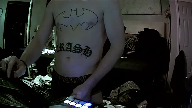 Snapshot of trash4cash chatting on 05-03-26, 07:47 trash4cash online show from 05-03-26, 07:47