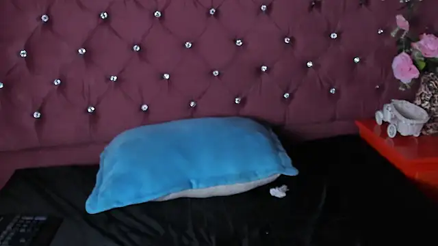 Snapshot of MaddyHudson chatting on 03-08-25, 09:51 MaddyHudson online show from 03-08-25, 09:51