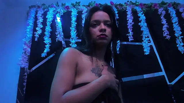 Snapshot of MaddyHudson chatting on 10-10-25, 05:56 MaddyHudson online show from 10-10-25, 05:56