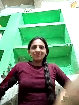 Snapshot of Baby__Shreya chatting on 04-26-26, 09:07 Baby Shreya online show from 04-26-26, 09:07