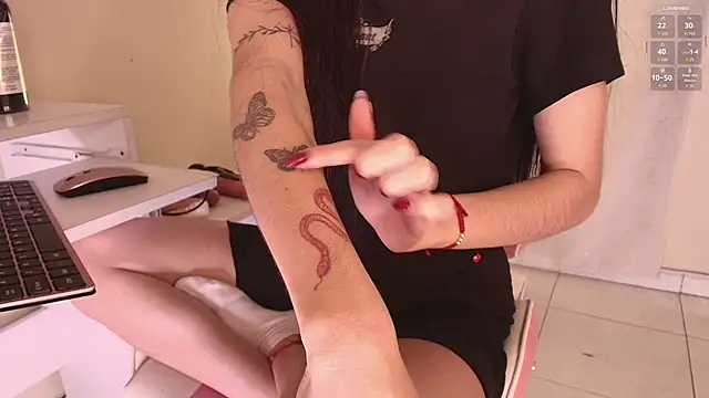 shanakendal2 online show from 11-28-25, 02:20