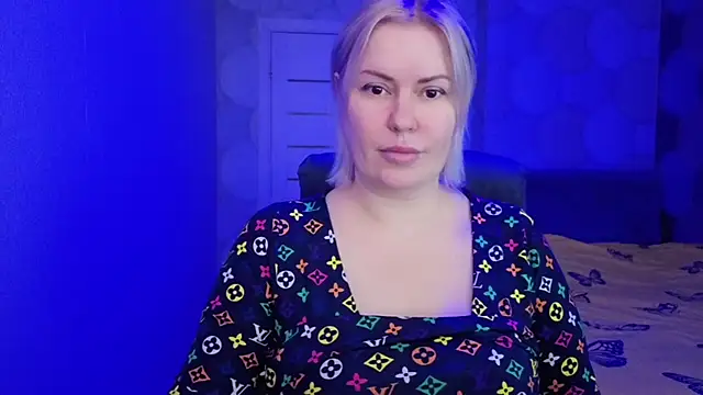 Snapshot of natusik chatting on 03-06-26, 10:39 natusik online show from 03-06-26, 10:39