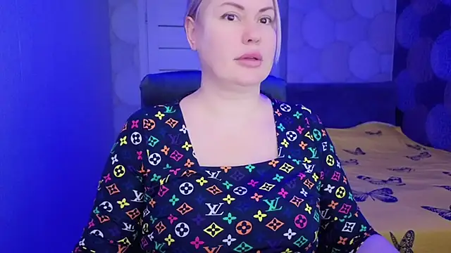 Snapshot of natusik chatting on 03-08-26, 04:27 natusik online show from 03-08-26, 04:27