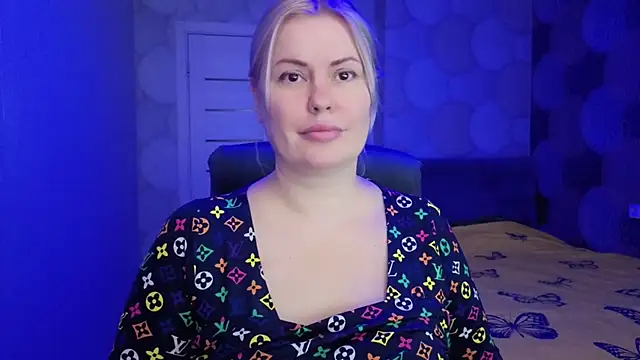 Snapshot of natusik chatting on 03-09-26, 03:54 natusik online show from 03-09-26, 03:54