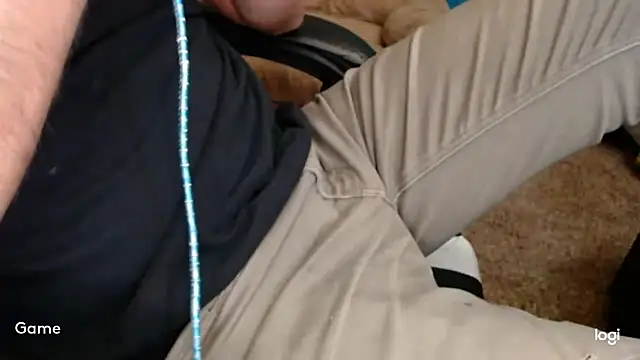 Snapshot of Hellojeremy chatting on 10-27-25, 05:50 Hellojeremy online show from 10-27-25, 05:50