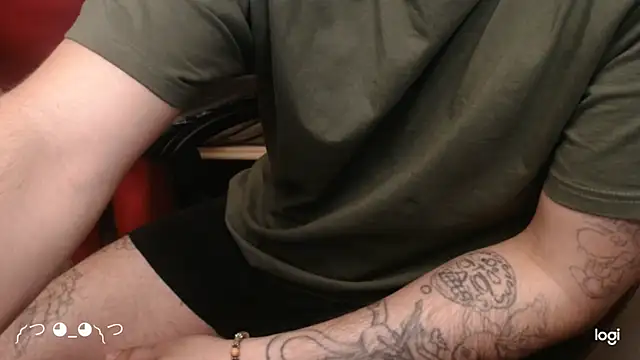 Snapshot of Hellojeremy chatting on 02-15-26, 01:13 Hellojeremy online show from 02-15-26, 01:13