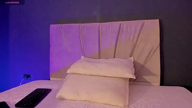 Shayla27 online show from 02-04-26, 04:13