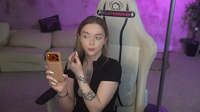 Snapshot of Cassy-Celestial_ chatting on 05-21-26, 07:59 Cassy-Celestial online show from 05-21-26, 07:59