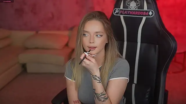 Snapshot of Cassy-Celestial_ chatting on 05-31-26, 08:21 Cassy-Celestial online show from 05-31-26, 08:21