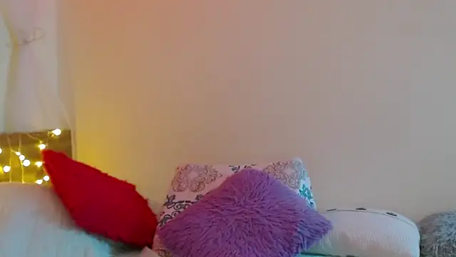 Juliietha servas online show from 03-04-25, 01:23