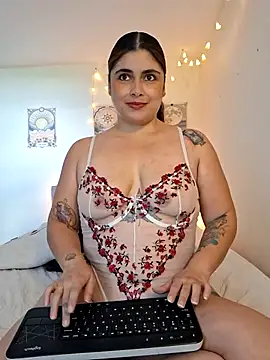 Juliietha servas online show from 10-05-25, 08:29