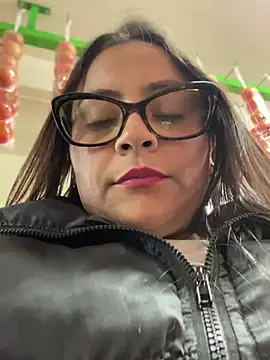 Snapshot of Sol_biglips chatting on 01-21-25, 09:25 Sol biglips online show from 01-21-25, 09:25