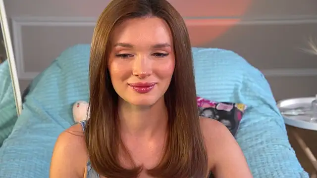 Snapshot of Eva_Golden chatting on 05-27-26, 04:26 Eva Golden online show from 05-27-26, 04:26