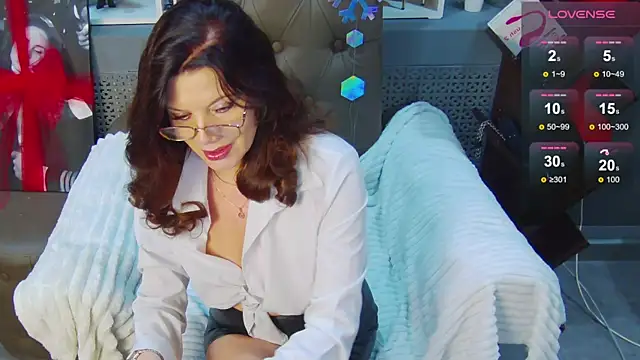 LucyBelli online show from 12-20-25, 01:23