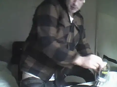 Snapshot of oopsxx chatting on 01-17-25, 02:28 oopsxx online show from 01-17-25, 02:28